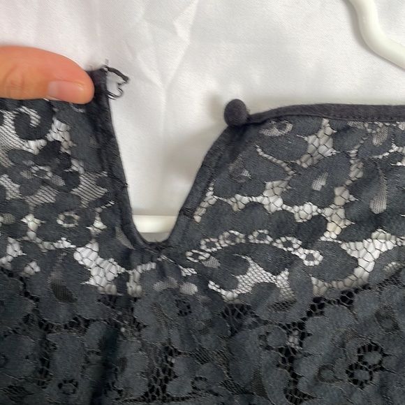 Slight Puffy Shoulder Laced Top - Picture 3 of 5